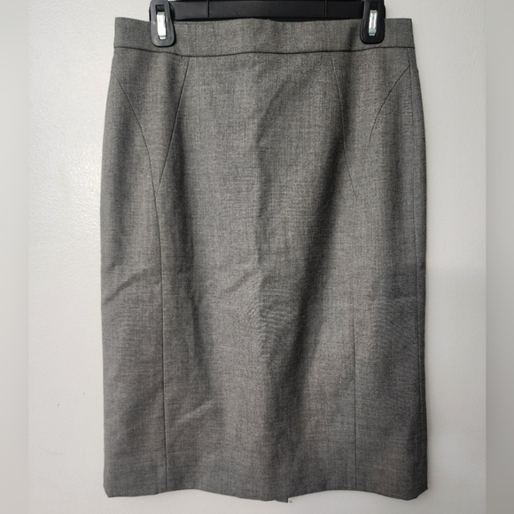 Ann Taylor Dresses & Skirts - Ann Taylor Grey Skirt Size 6